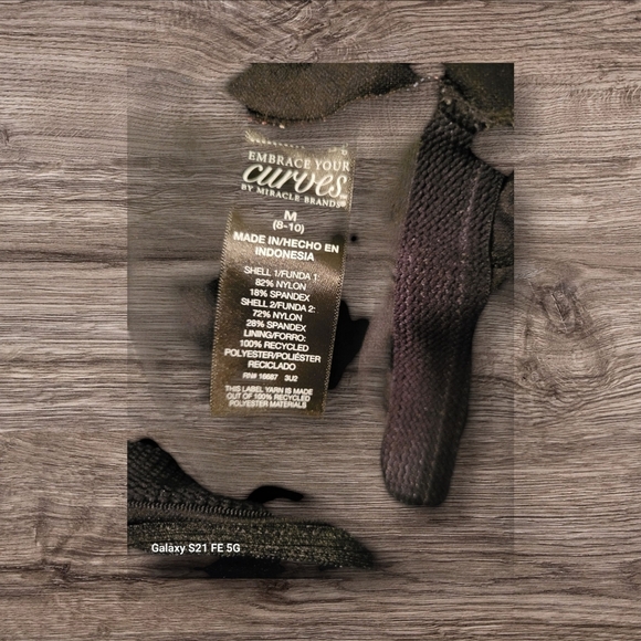 Miracle Brands Women's One-Piece Colorful Swimsuit, Medium (8-10), NWOT - Picture 3 of 4